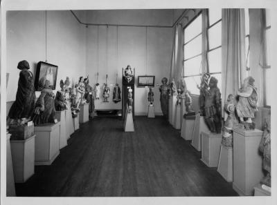sala mascarones de proa c.1940