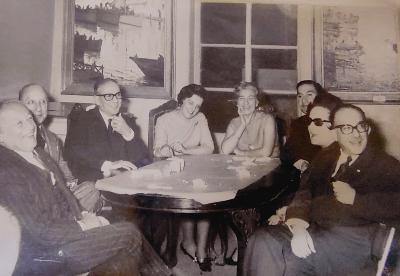 Reunión en el espacio actual del piano que da a la terraza